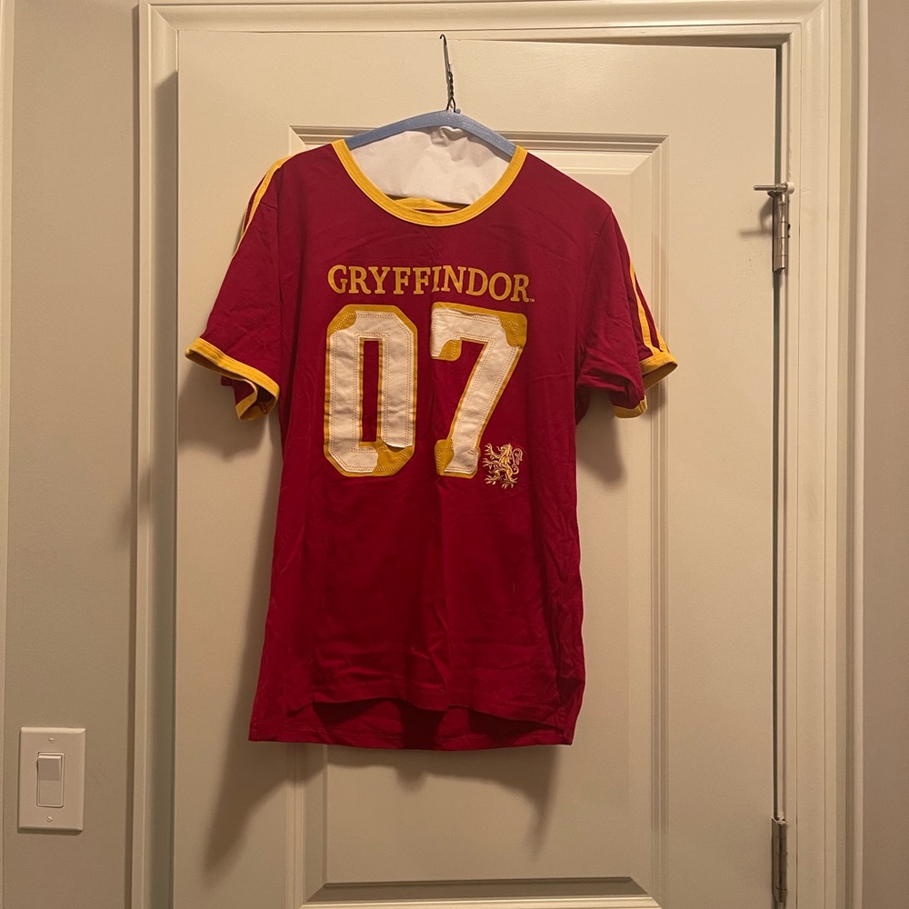 Harry Potter/Griffindor tee shirt, tags attached
